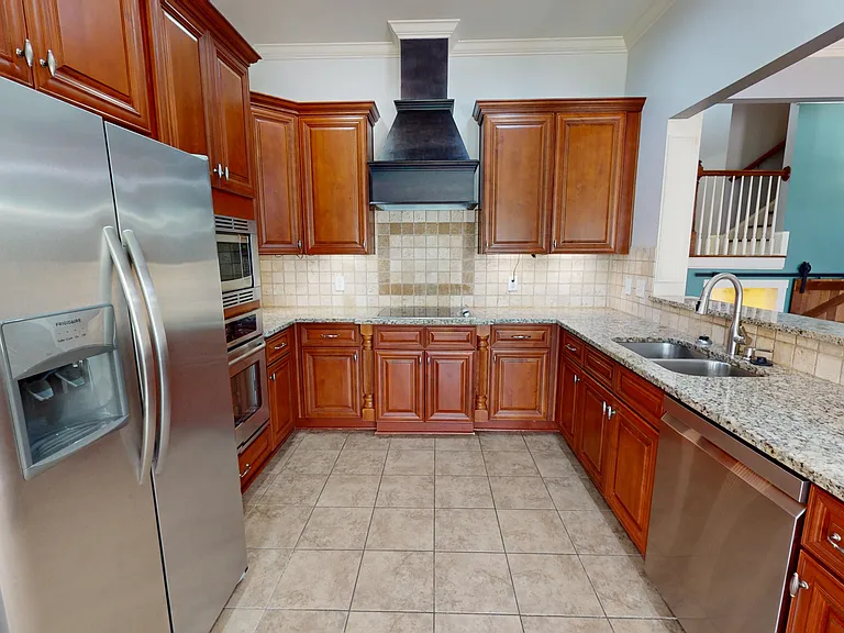 415 Melison Dr — Photo 11