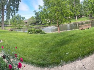 6201 Stornoway Dr S, Columbus, OH 43213