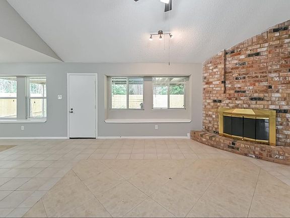 5th image of 8723 Saratoga Forest Dr