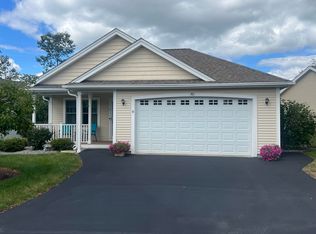 8 Stinson Dr, Nashua, NH 03063