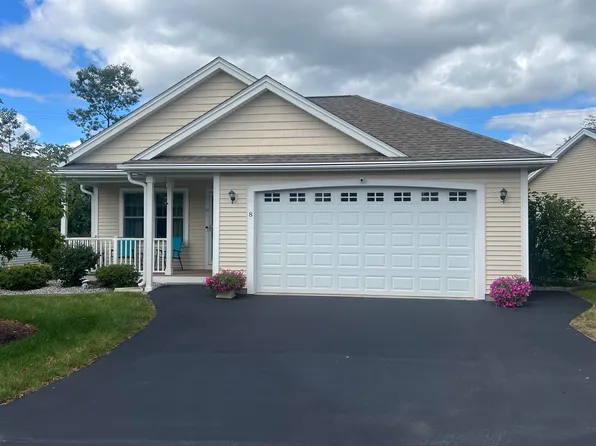 8 Stinson Drive, Nashua, NH 03063