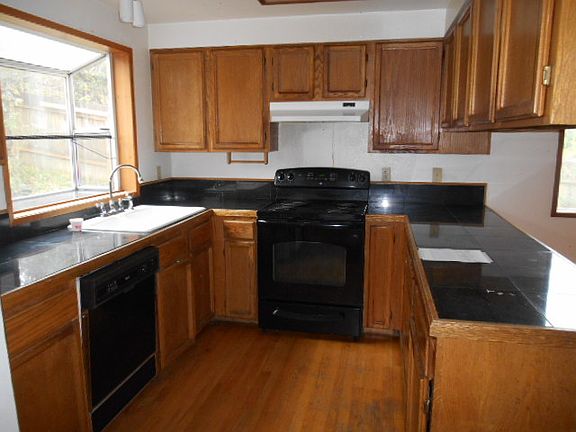 5th image of 3917 S 284th Pl