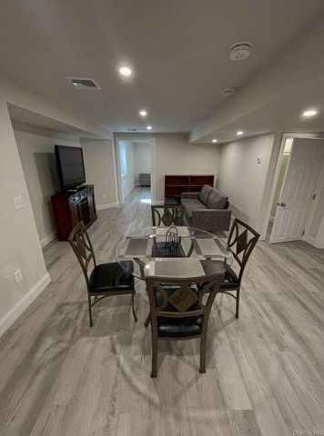 1st image of 17 Cobbler Ln