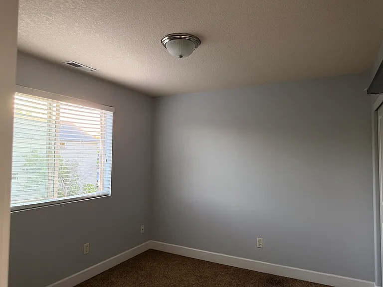 3227 NW 46th Ave — Photo 6