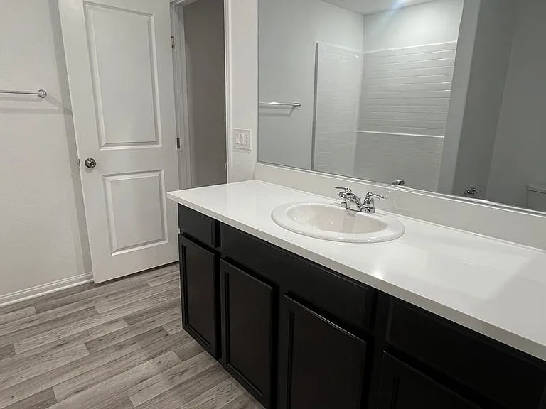 7668 Loftwood Ave — Photo 20