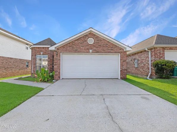 19457 W Lake Village Dr, Gulfport, MS 39503