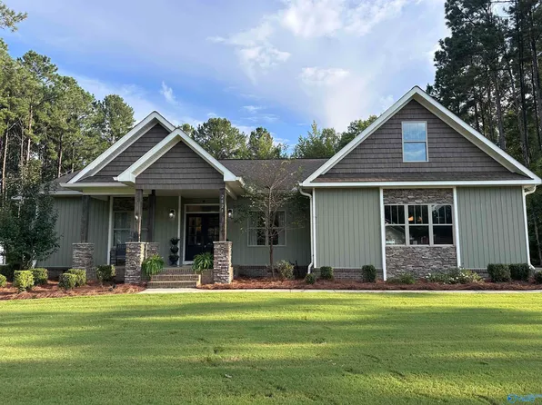 2821 Reeves St, Hokes Bluff, AL 35903