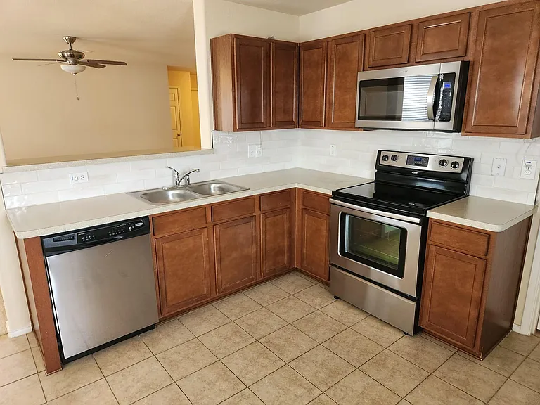 5716 Talons Crest Cir — Photo 13