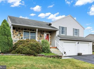 3489 Sullivan St, Mechanicsburg, PA 17050