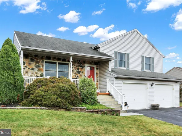 3489 Sullivan St, Mechanicsburg, PA 17050