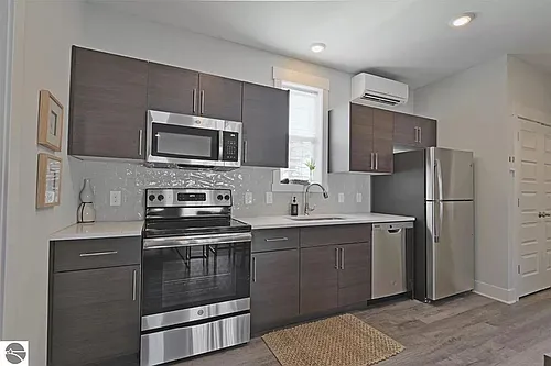 MF - Floresta Street Apartments-822 Photo 1