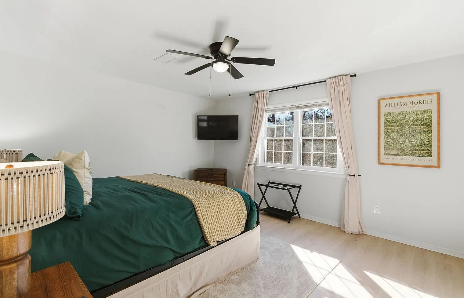 3 bed, 2.0 bath, $3,679 — Photo 4