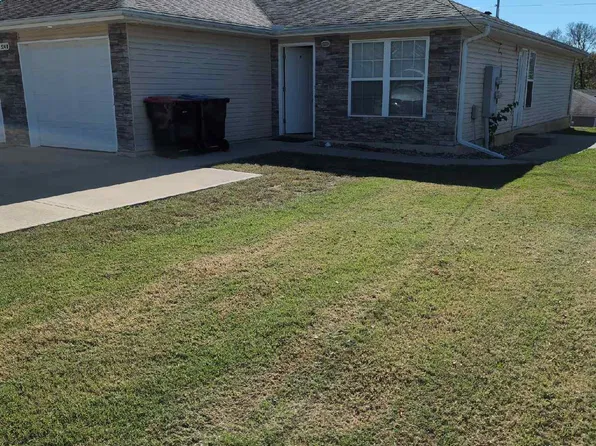 524 W Gay St #B, Warrensburg, MO 64093