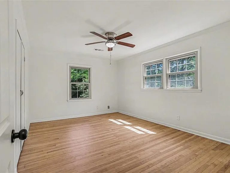 3582 Cloudland Dr — Photo 15