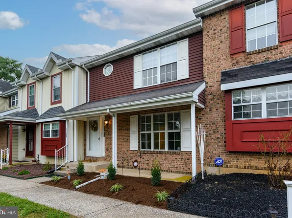 1153 Center Ct, Harrisburg, PA 17111