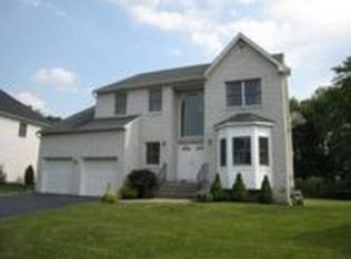 6 Rory Ct, Edison, NJ 08820