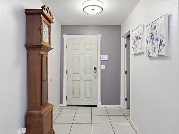 5th image of 1735 E Country Court