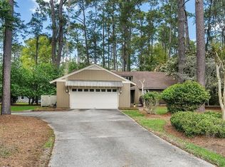 2 Bray Ln, Savannah, GA 31411