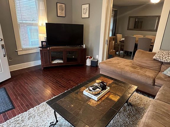 3rd image of 476 Vermont Pl #476
