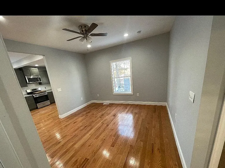 607 Electric St — Photo 6