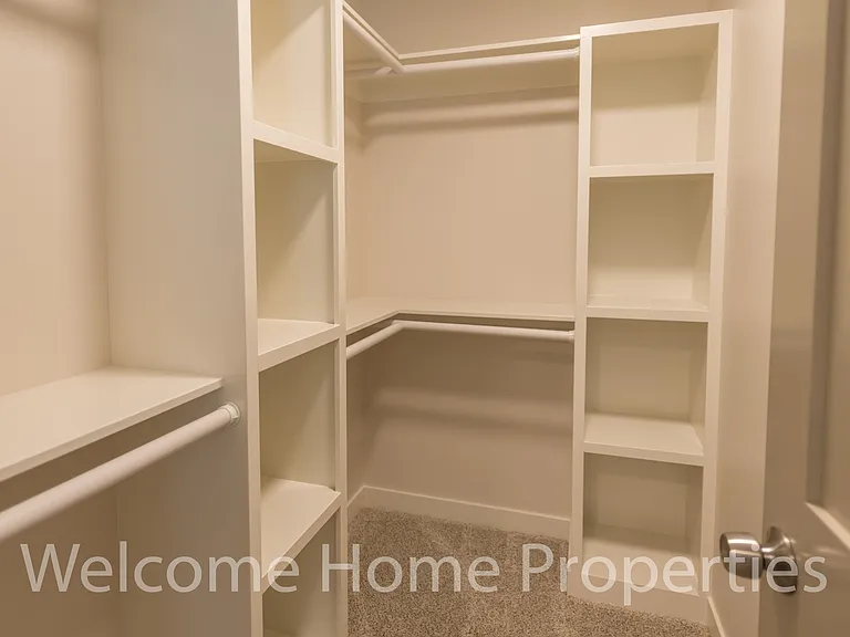 2 NE Hadley Way — Photo 17