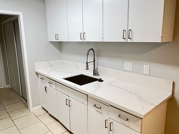 3rd image of 3402 Gundry Ave #3