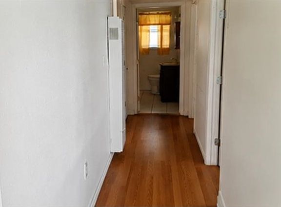 2nd image of 3480 Westmoreland St