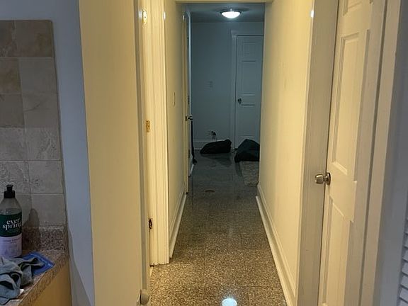 3rd image of 641 W Fullerton Pkwy #Basement
