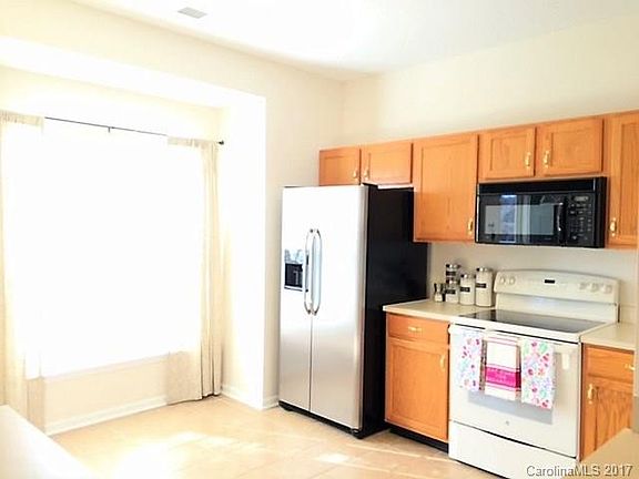 3rd image of 8051 Stoneham Ct #97
