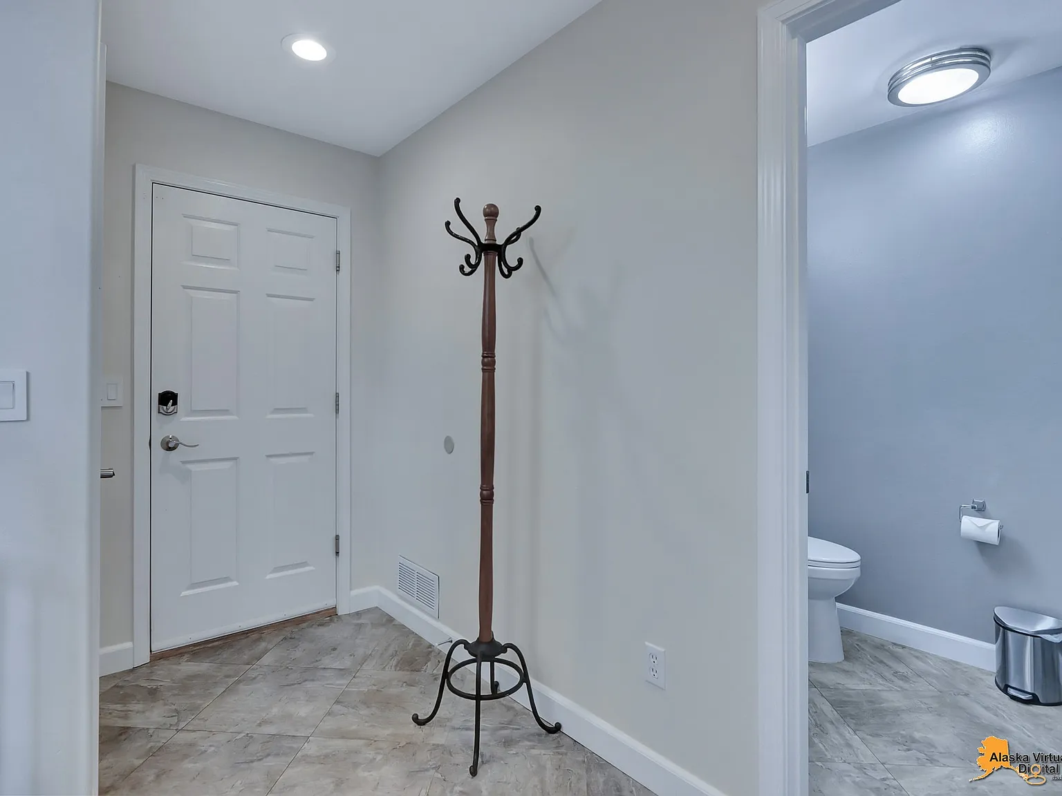 3 bed, 2.5 bath, 1902 sqft, $3,500 — Photo 2