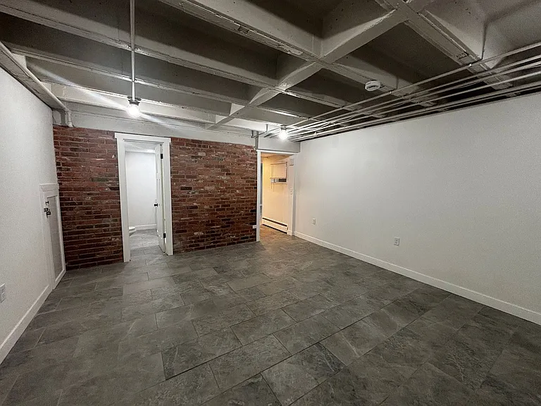 PM-253 1730 Converse Avenue — Photo 17