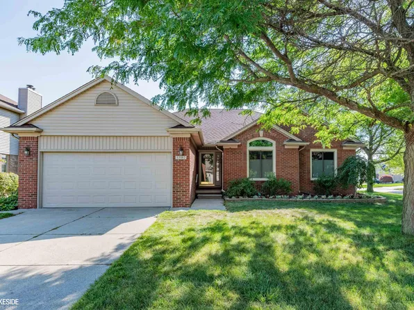 53162 Elysia Dr, Chesterfield, MI 48051