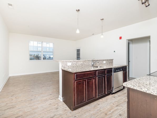 12001 Old Vine Blvd #33-307