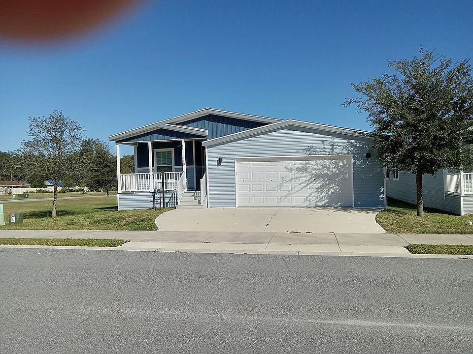 Front view of home