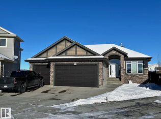 25 Nault Cres, Saint Albert, AB T8N 4H8