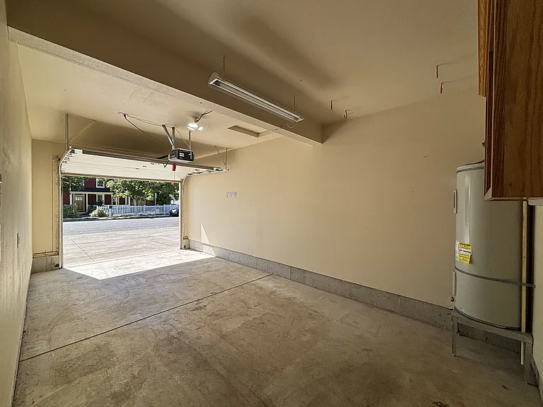610 Maple St #MAIN — Photo 11