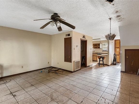 4th image of 1100 Dimarco Dr