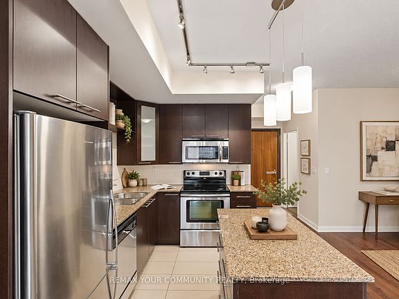 5th image of 500 Sherbourne St #1011
