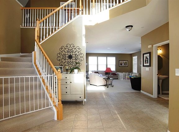 2nd image of 1575 Russell Dr
