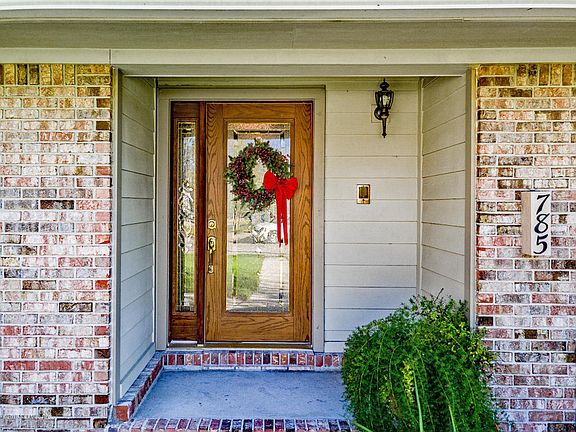 5th image of 785 Munn Ct
