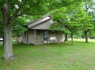 910 Lewis Rd, Harrisburg, IL 62946