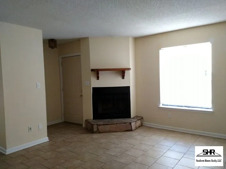 6326 W Fairfield Dr #B — Photo 3
