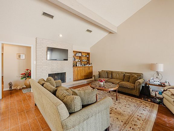 2nd image of 5103 Ashdown Pl