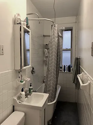 Rented by LJ Sloane Management | media 31