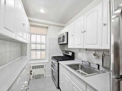 140-35 Burden Cres #206, Jamaica, NY, 11435