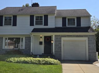 23206 E Groveland Rd, Beachwood, OH 44122