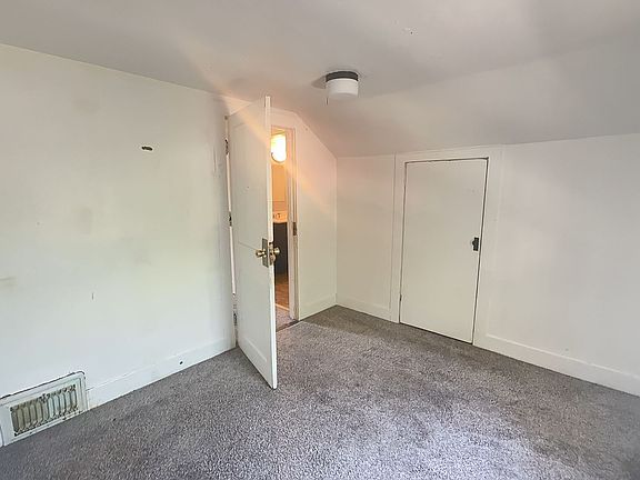 4th image of 1005 S 5th Ave