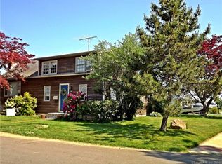 60 Cedar Island Ave, Clinton, CT 06413