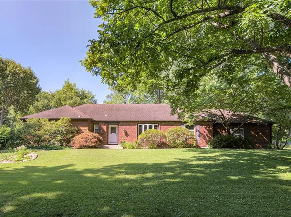 8224 Linden Dr, Prairie Village, KS 66208
