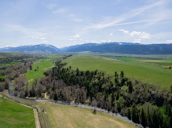 69923 Warnock Rd, Wallowa, OR 97885